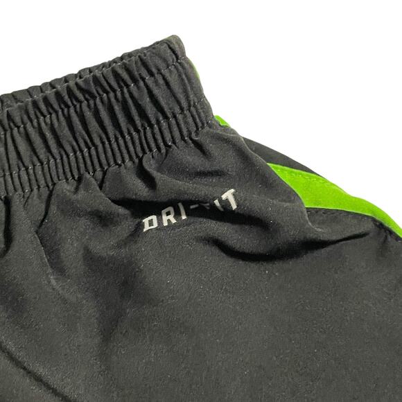Nike Womens Athletic Shorts Size XL Black Green Soccer Football Shorts Dri Fit - Picture 5 of 9